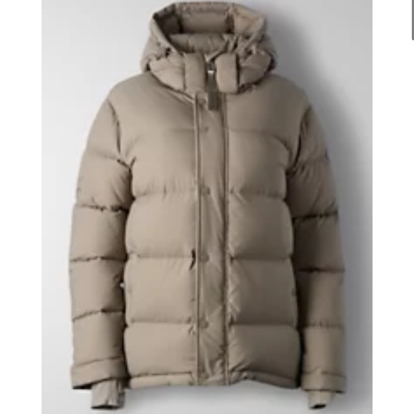 Aritzia The Super Puff - Picture 6 of 6